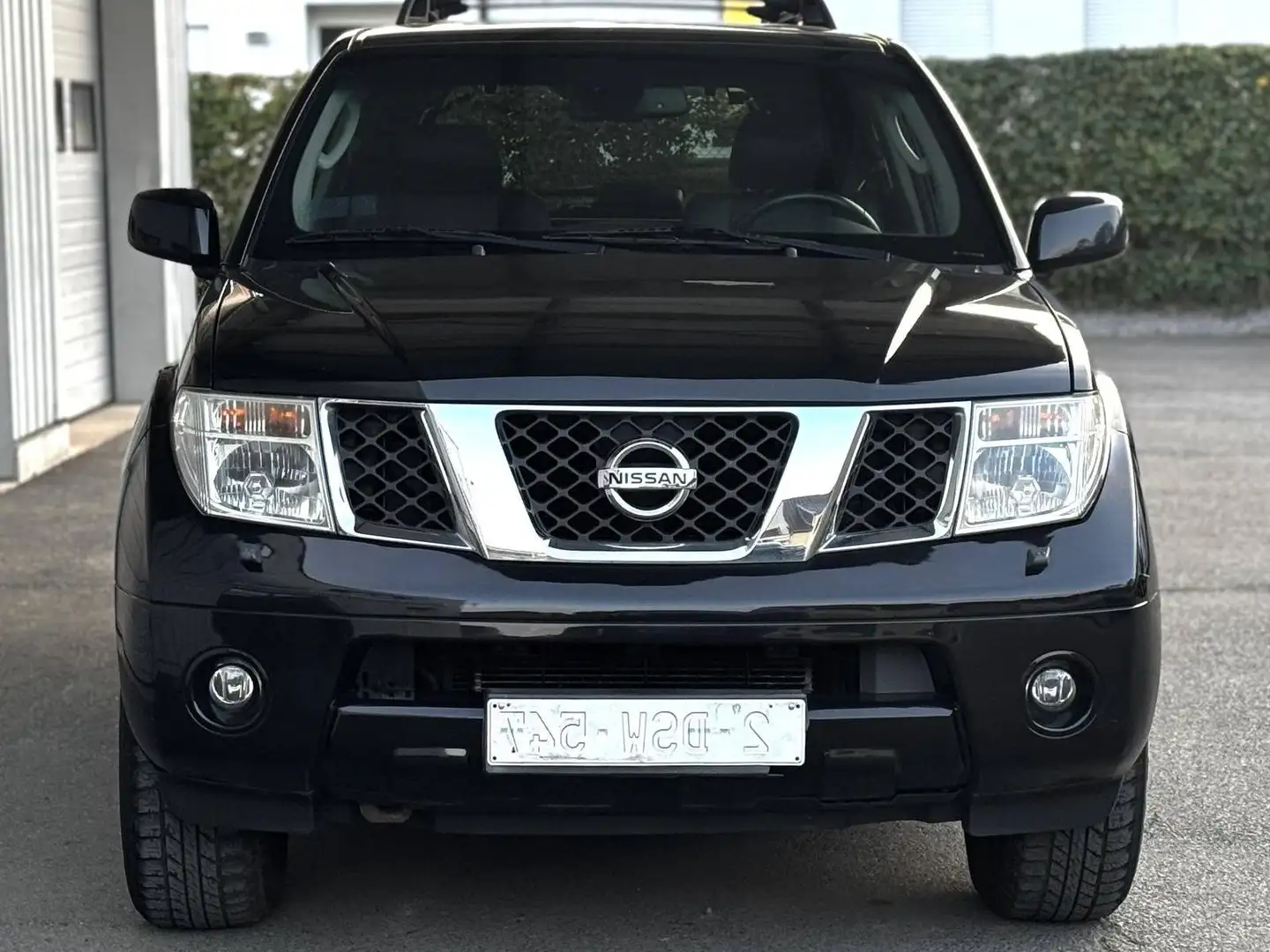Nissan Pathfinder 4.0i Schwarz - 1