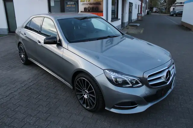 Mercedes-Benz E 300 CGI BlueEfficiency V6*3.5L*Voll*Scheckheft*TOP
