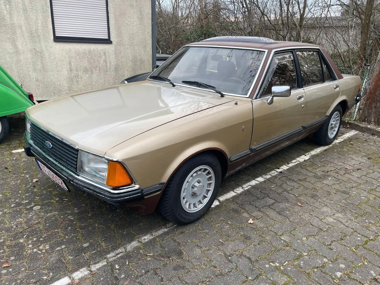 Ford Granada 2,3 - Ghia Or - 1
