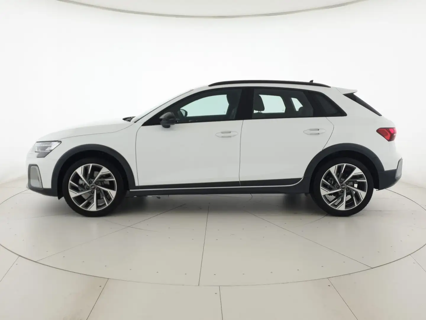 Audi A3 Allstreet 35TFSI 150CV S tronic Business Bianco - 2