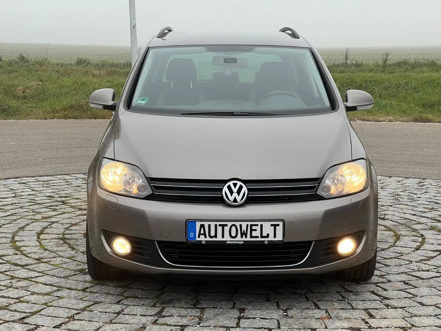 Volkswagen Golf Plus VI Life 1,2TSI DSG AHK Navi Temp PDC Braun - 1