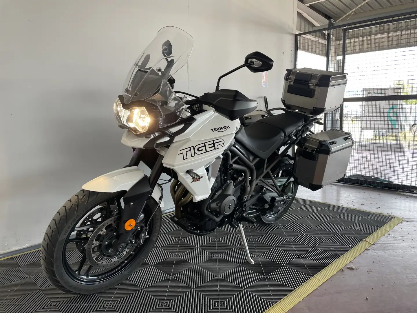 Triumph Tiger 800 - 2