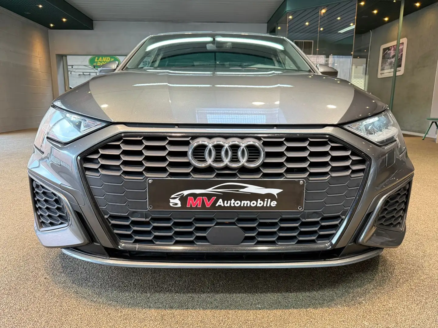 Audi A3 35TFSI S line S tronic * TVA Deduct * Navi * Cuir Gris - 2
