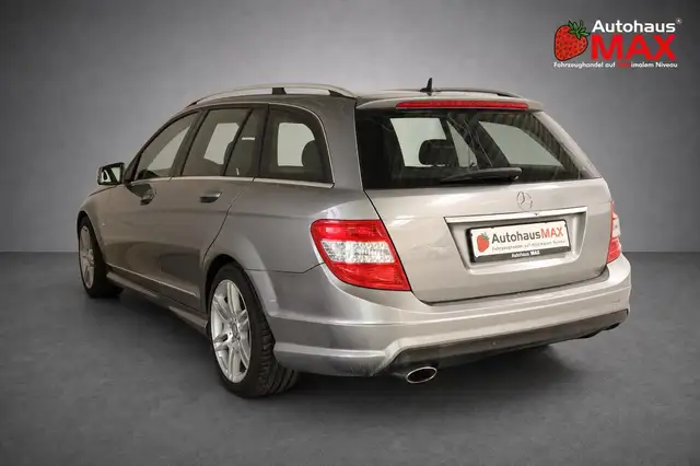 Mercedes-Benz C Class view 3