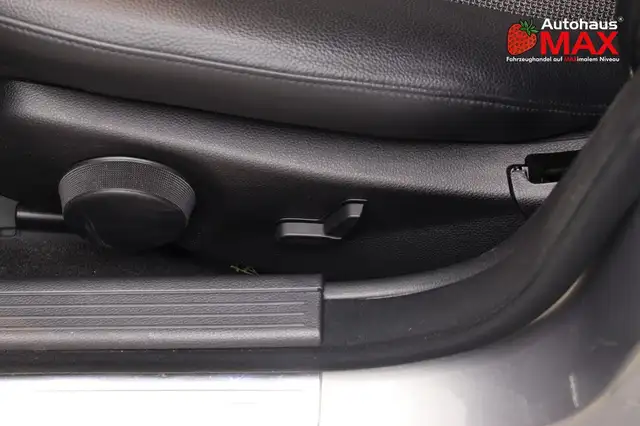 Mercedes-Benz C Class view 15