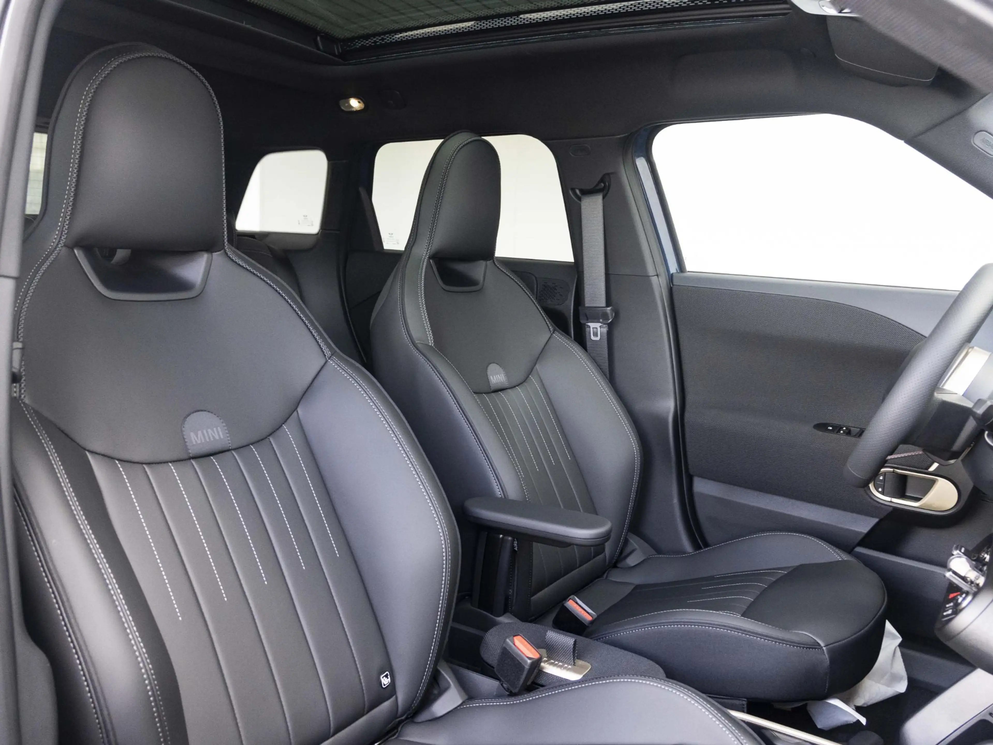 MINI Aceman SE | John Cooper Works Uitvoering + Pakket L — photo 4