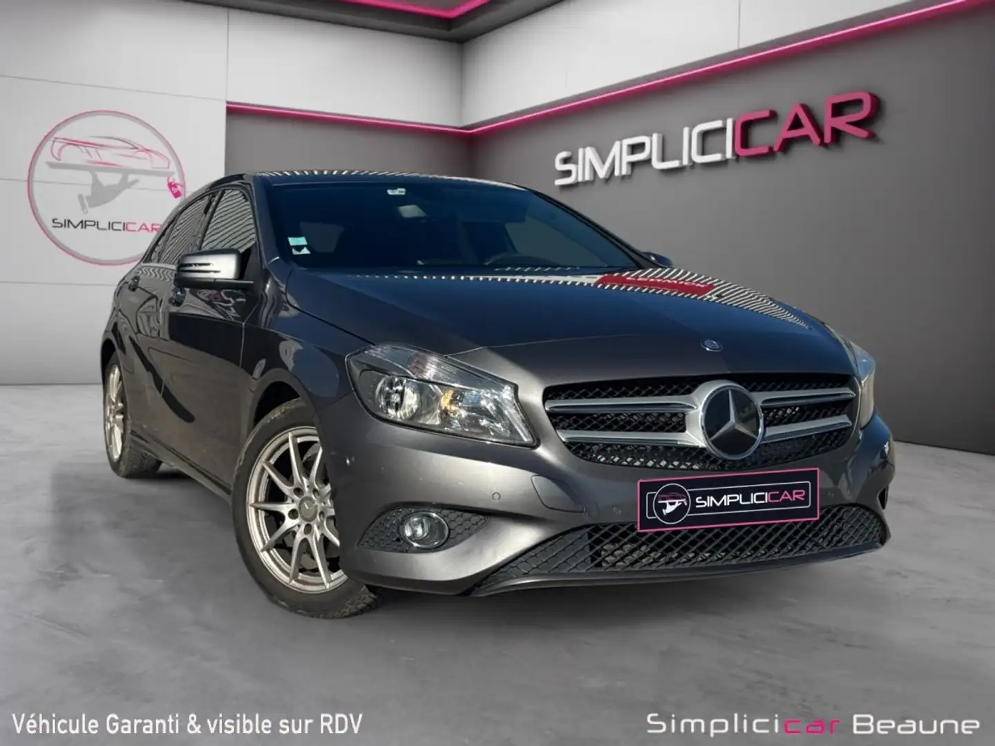 Mercedes-Benz A 180 180 BlueEFFICIENCY Sensation entretien Grau - 1