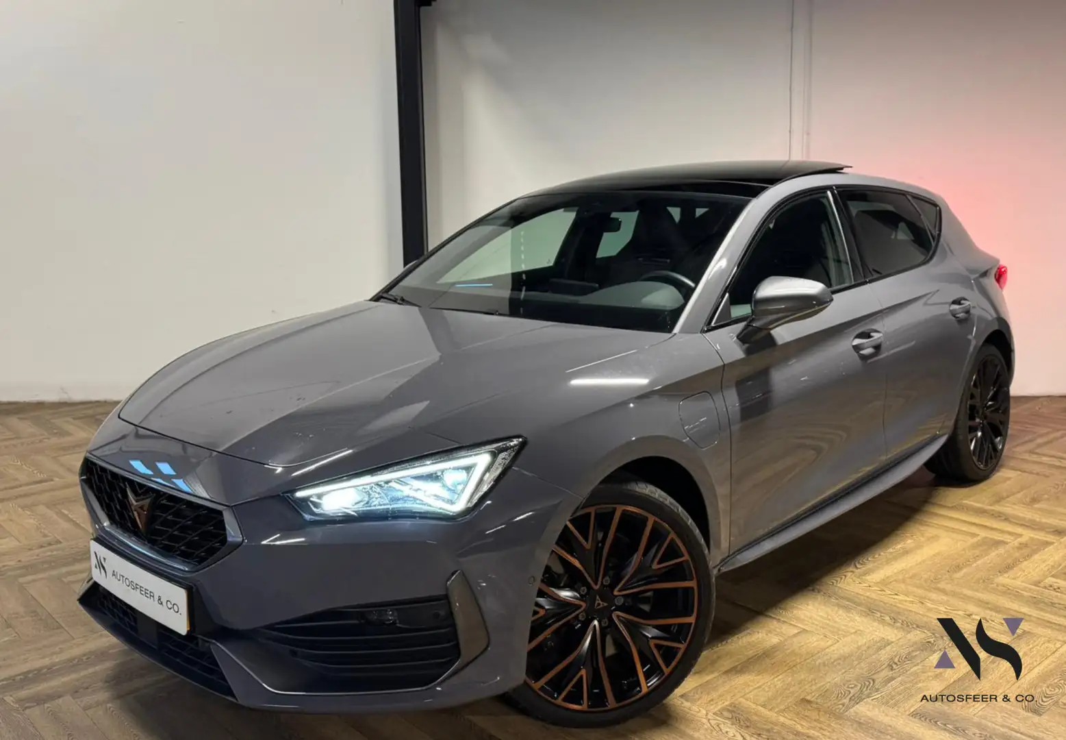 CUPRA Leon 1.4 e-Hybrid VZ Performance PANO KEYLESS VOL' Gris - 1