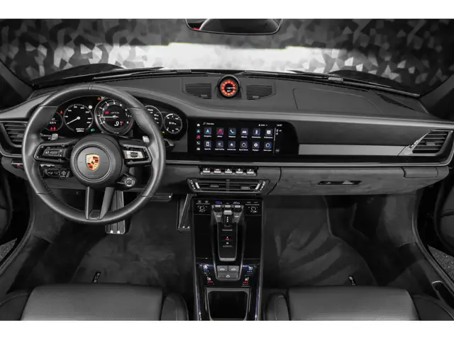 Porsche 992 view 14