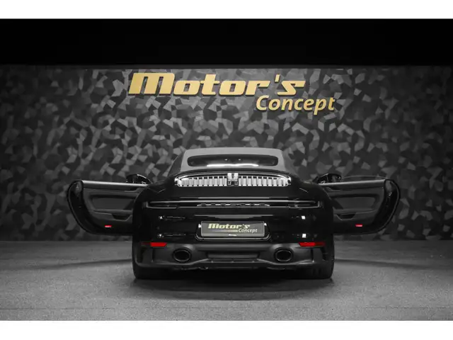 Porsche 992 view 5