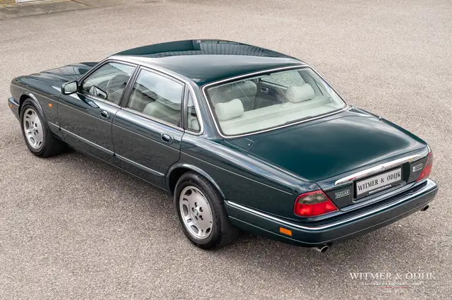 Jaguar XJ view 7