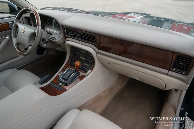 Jaguar XJ view 9