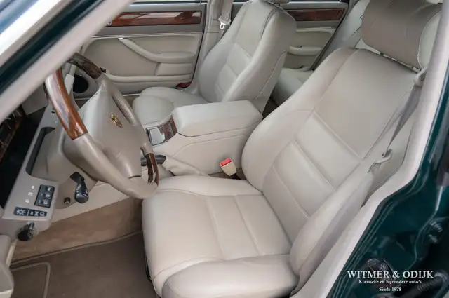 Jaguar XJ view 4