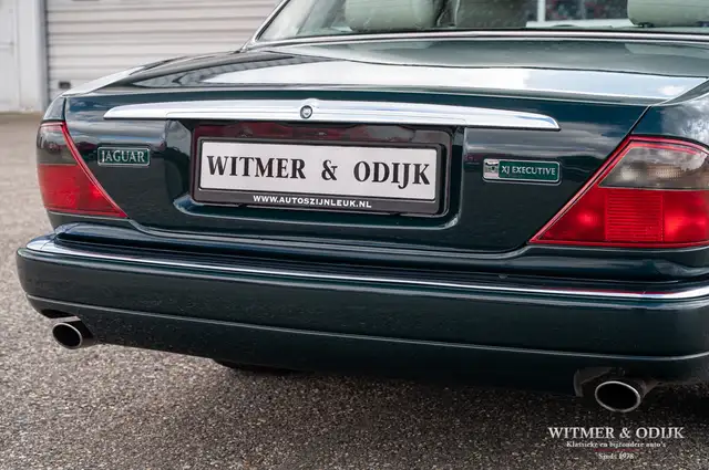 Jaguar XJ view 14