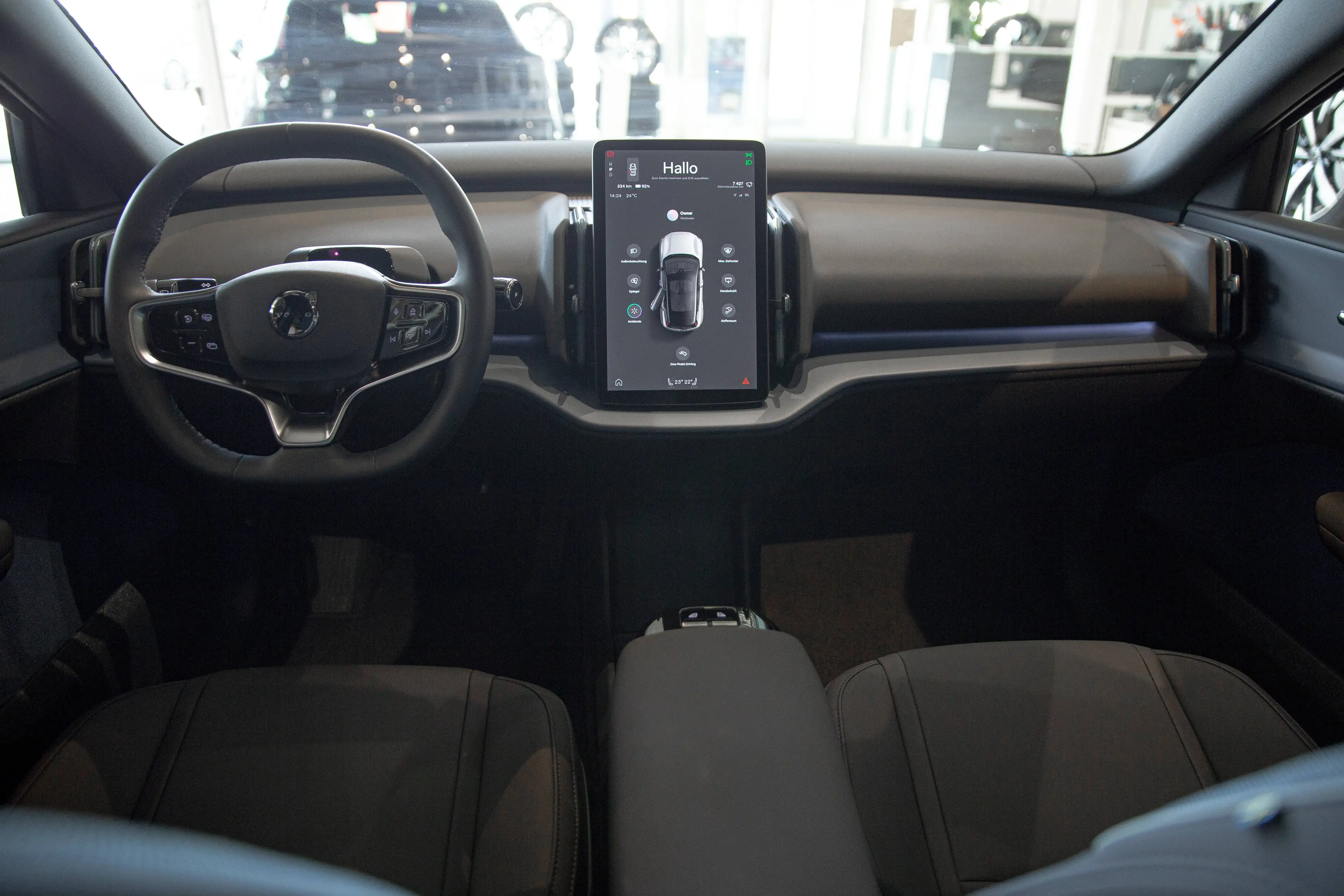 Volvo EX30 Ultra Single Motor Extended Range*Winterpaket*Standheizung*Panoramadach*ACC*Parkkamera mit 360°*elektr. Sitze — photo 14