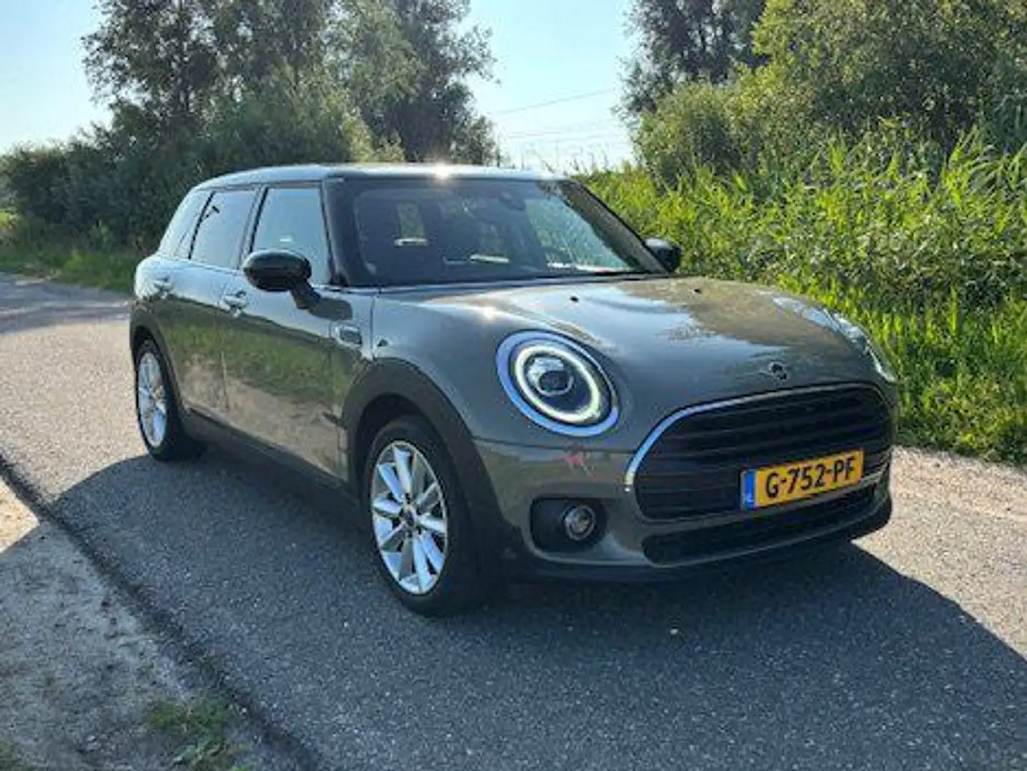 MINI Cooper Clubman 1.5 Chili | Trekhaak | Automaat | Carplay | Navi Grijs - 1