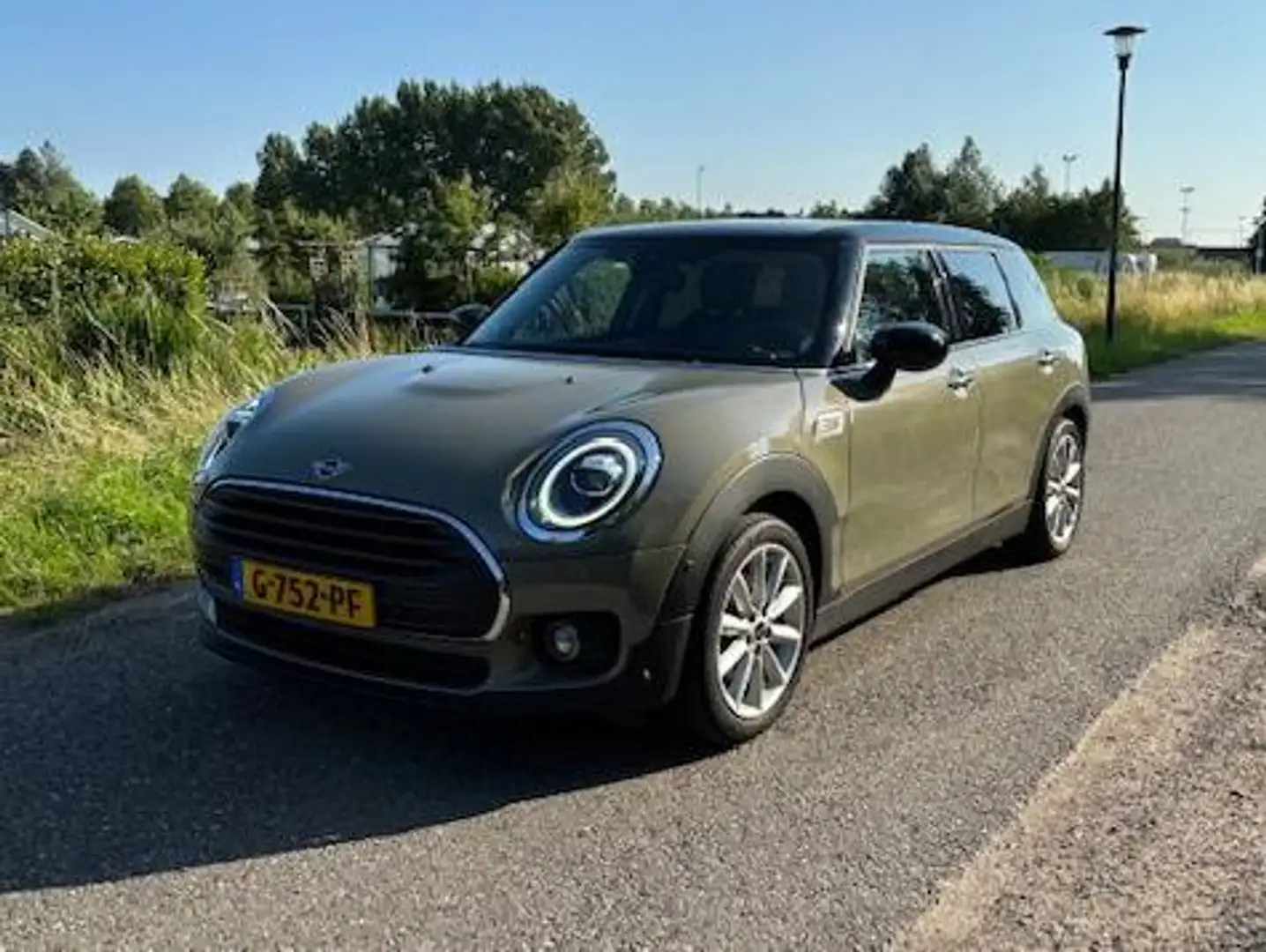 MINI Cooper Clubman 1.5 Chili | Trekhaak | Automaat | Carplay | Navi Grijs - 2