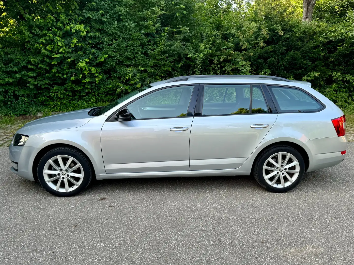 Skoda Octavia Octavia III Combi 1.2 TSI Ambition - Top gepflegt Argent - 2