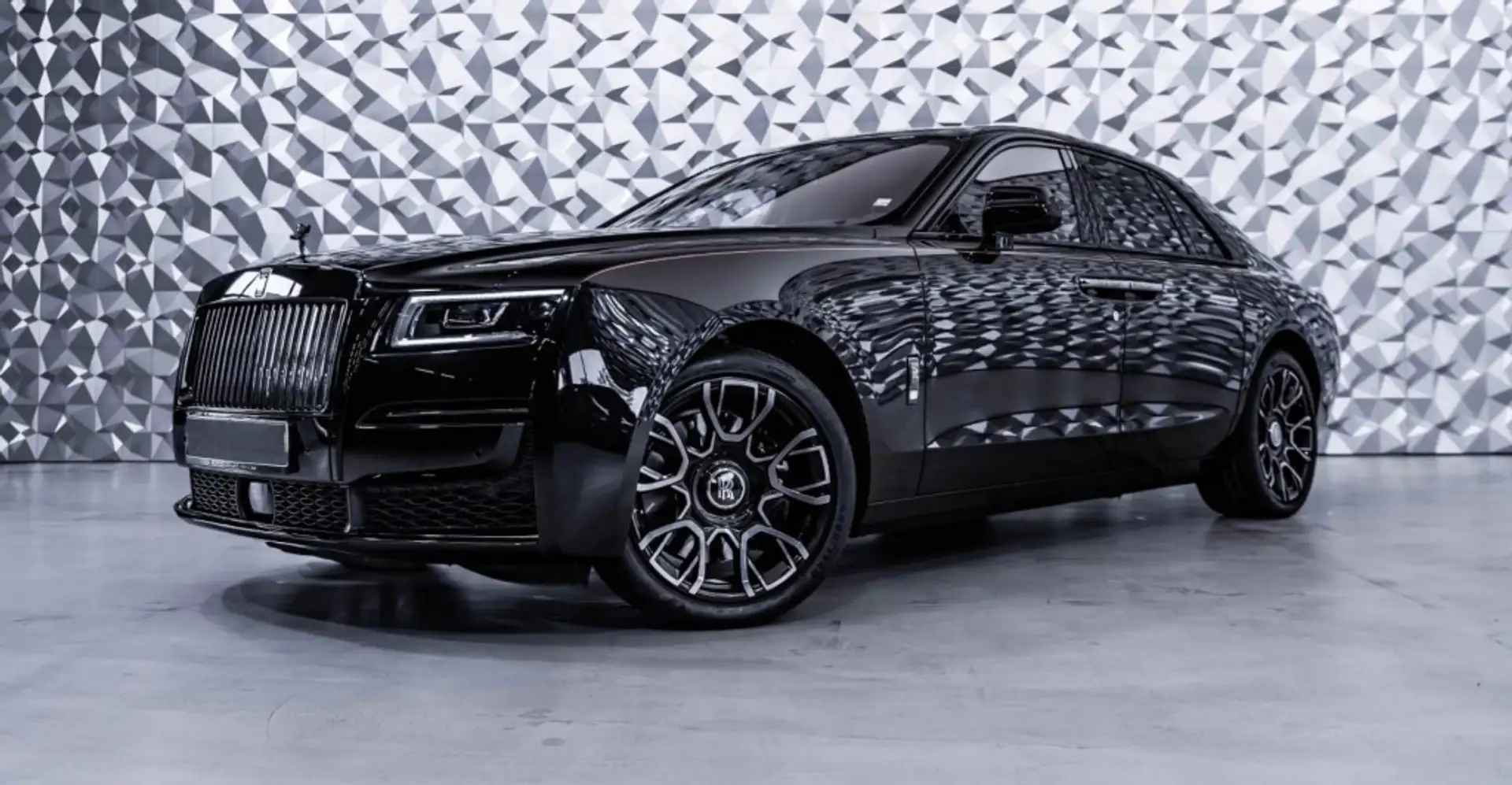 Rolls-Royce Ghost Black Badge Zwart - 1