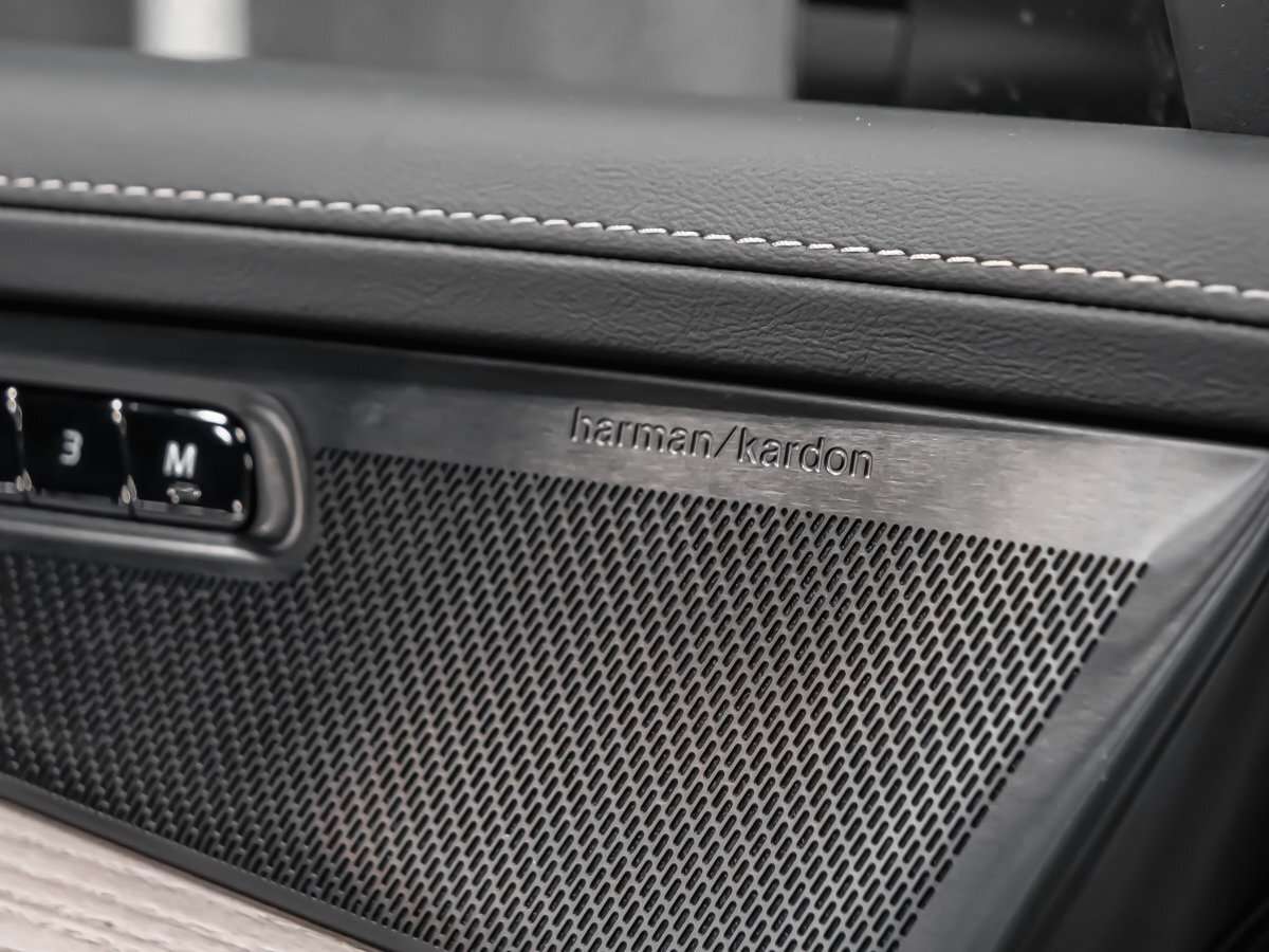2026 Volvo XC90 Ultra 7-Seater (Dark Theme) thumb 11