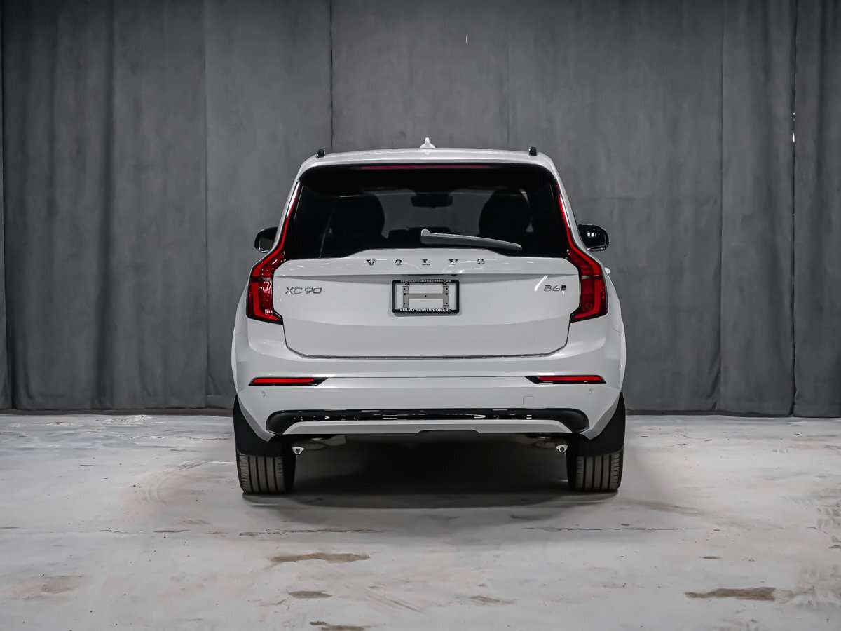 2026 Volvo XC90 Ultra 7-Seater (Dark Theme) thumb 6