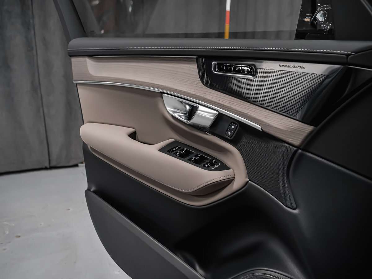 2026 Volvo XC90 Ultra 7-Seater (Dark Theme) thumb 10