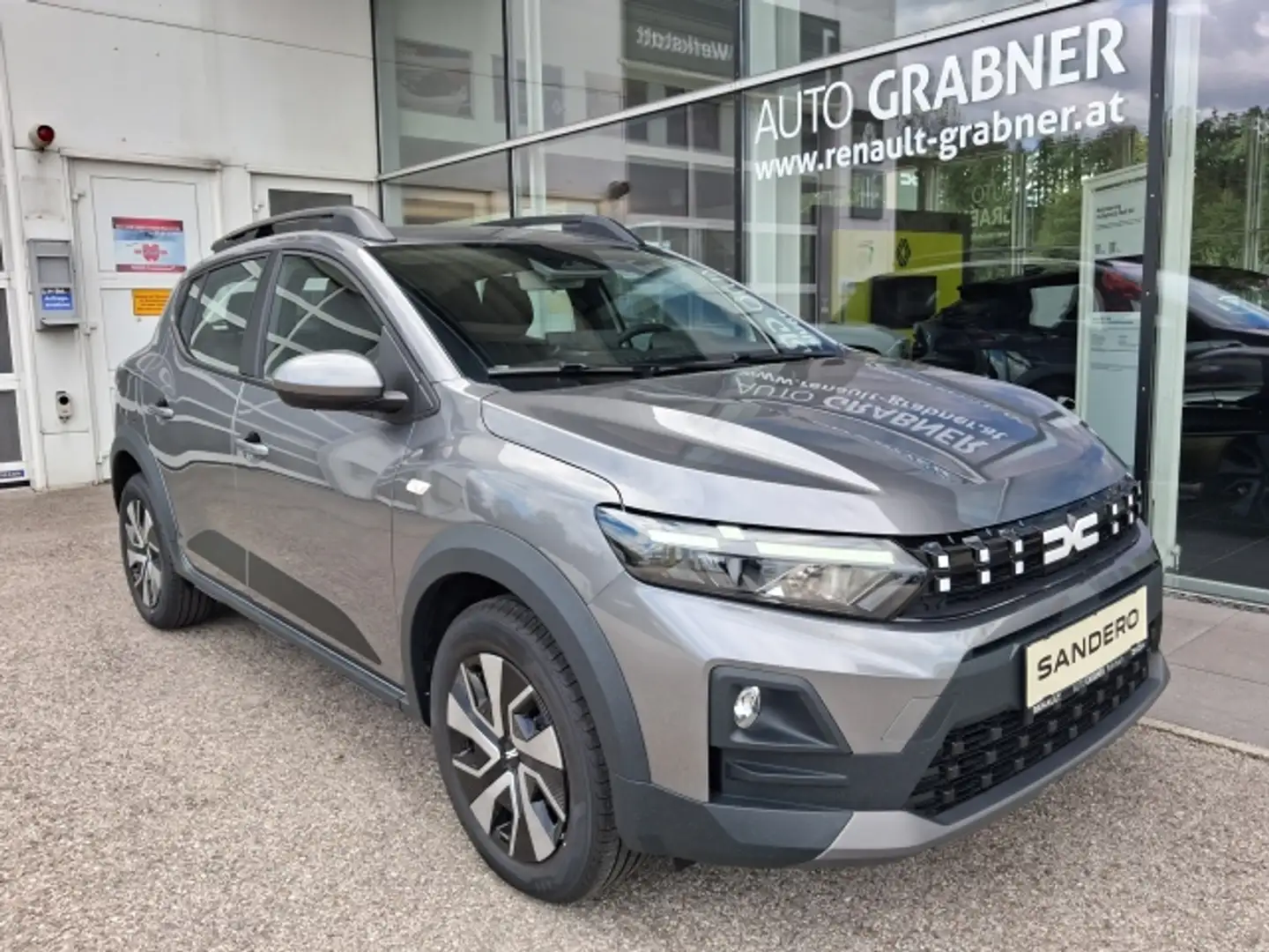 Dacia Sandero Stepway Expression TCe 90 Grau - 1