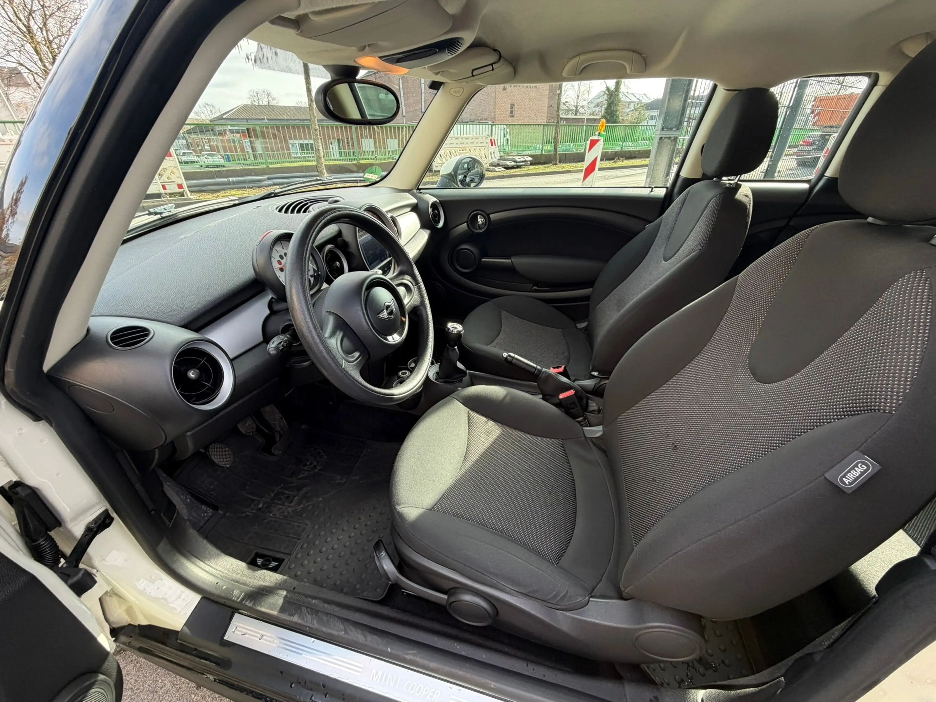 MINI Cooper D Clubman Cooper D 65tkm, Alufelgen, Apple Carplay — photo 8