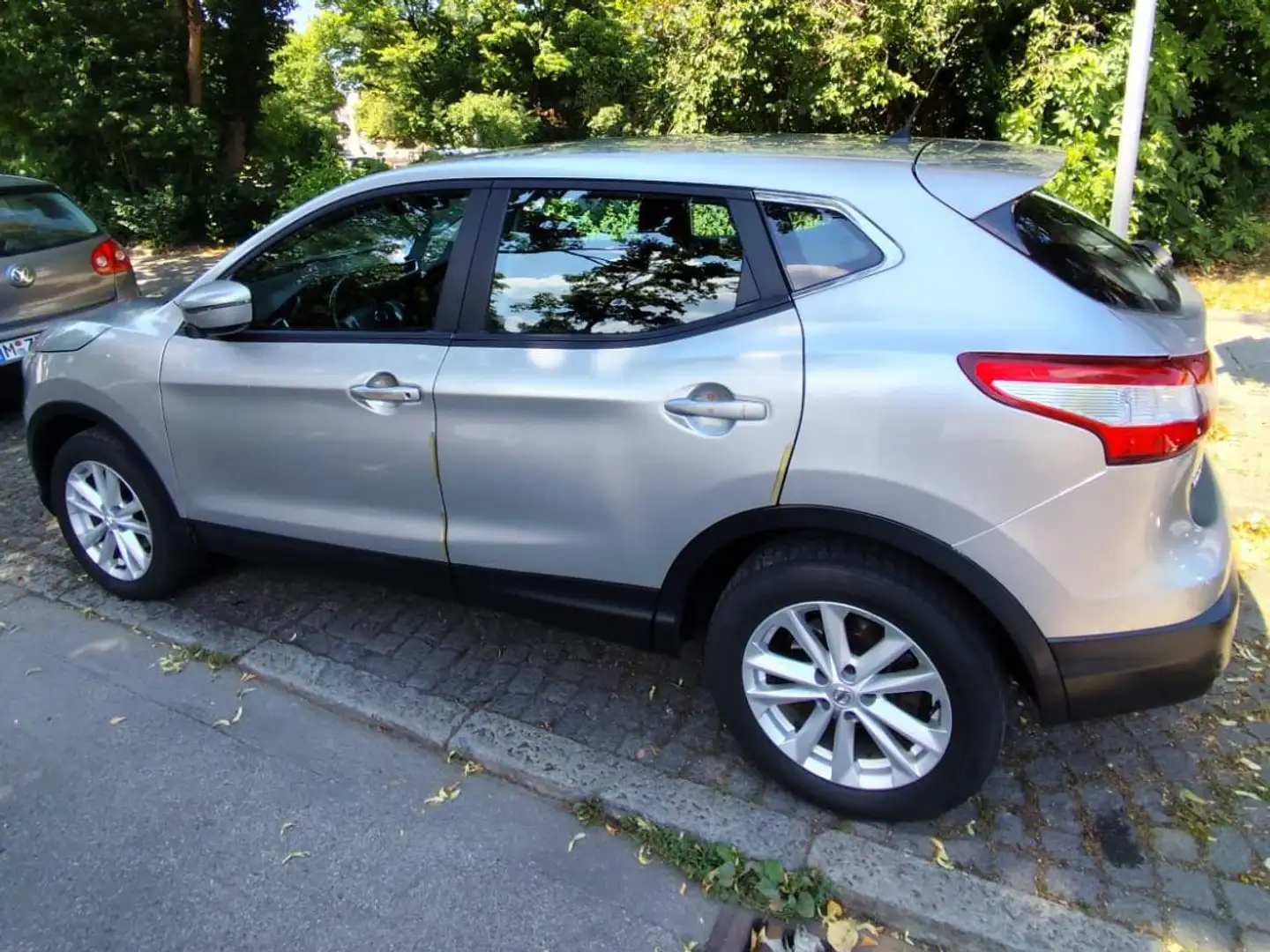 Nissan Qashqai Qashqai 1.2 DIG-T N-Vision Silber - 1