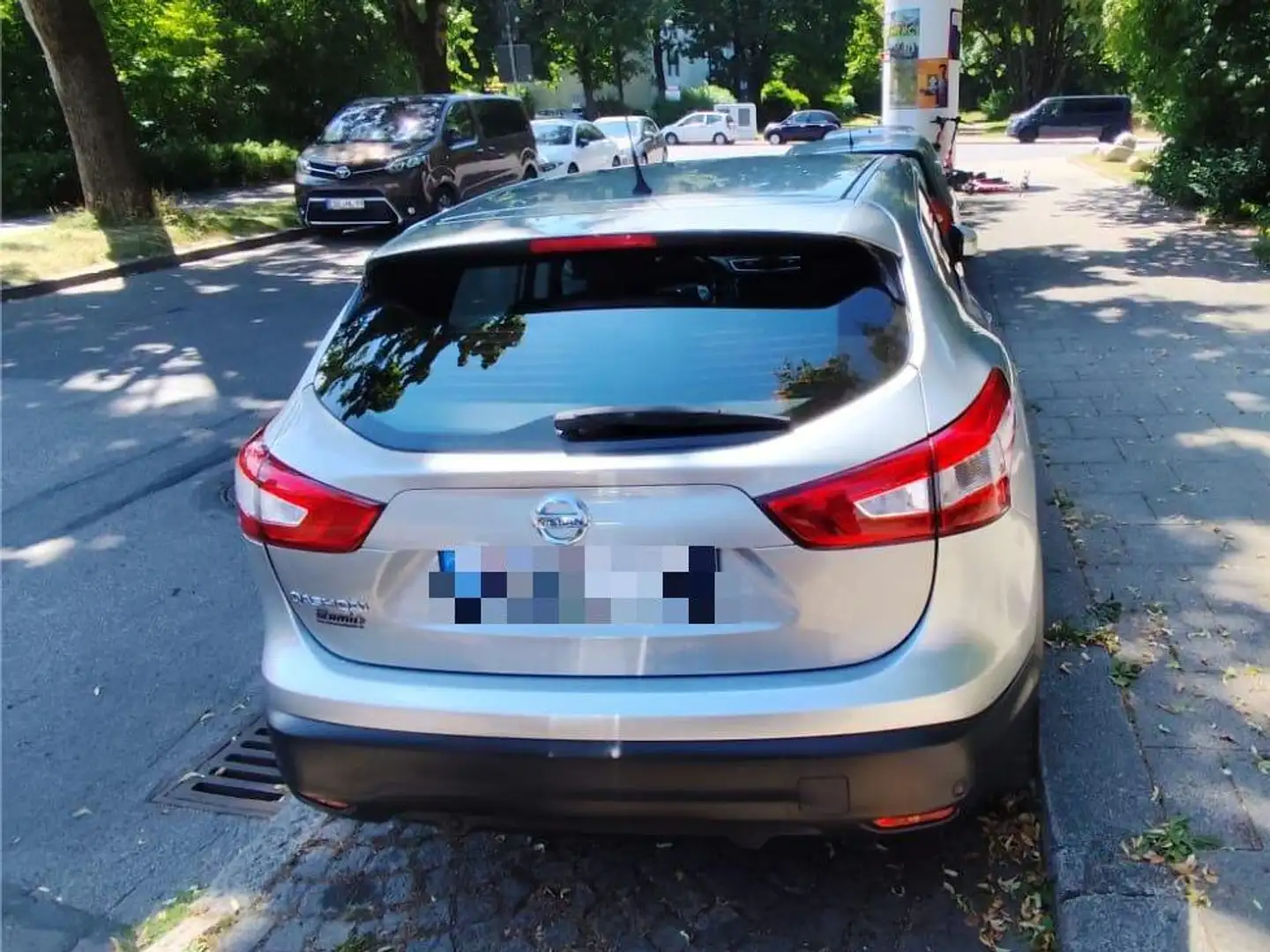 Nissan Qashqai Qashqai 1.2 DIG-T N-Vision Silber - 2