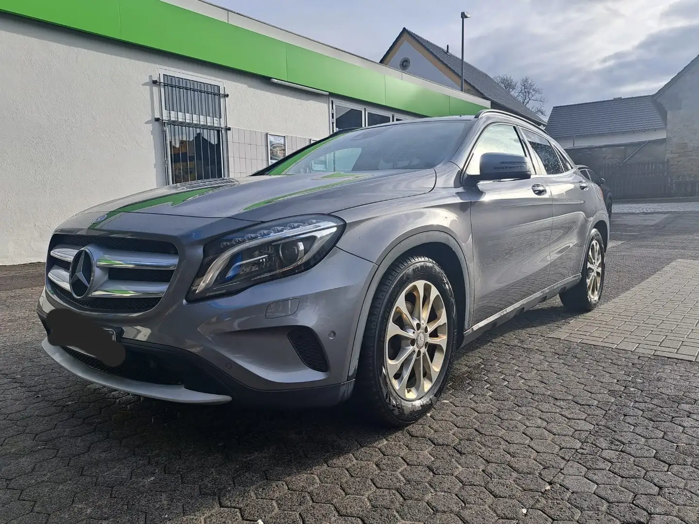 Mercedes-Benz GLA 220 GLA 220 CDI / d 4Matic (156.905) Grau - 1