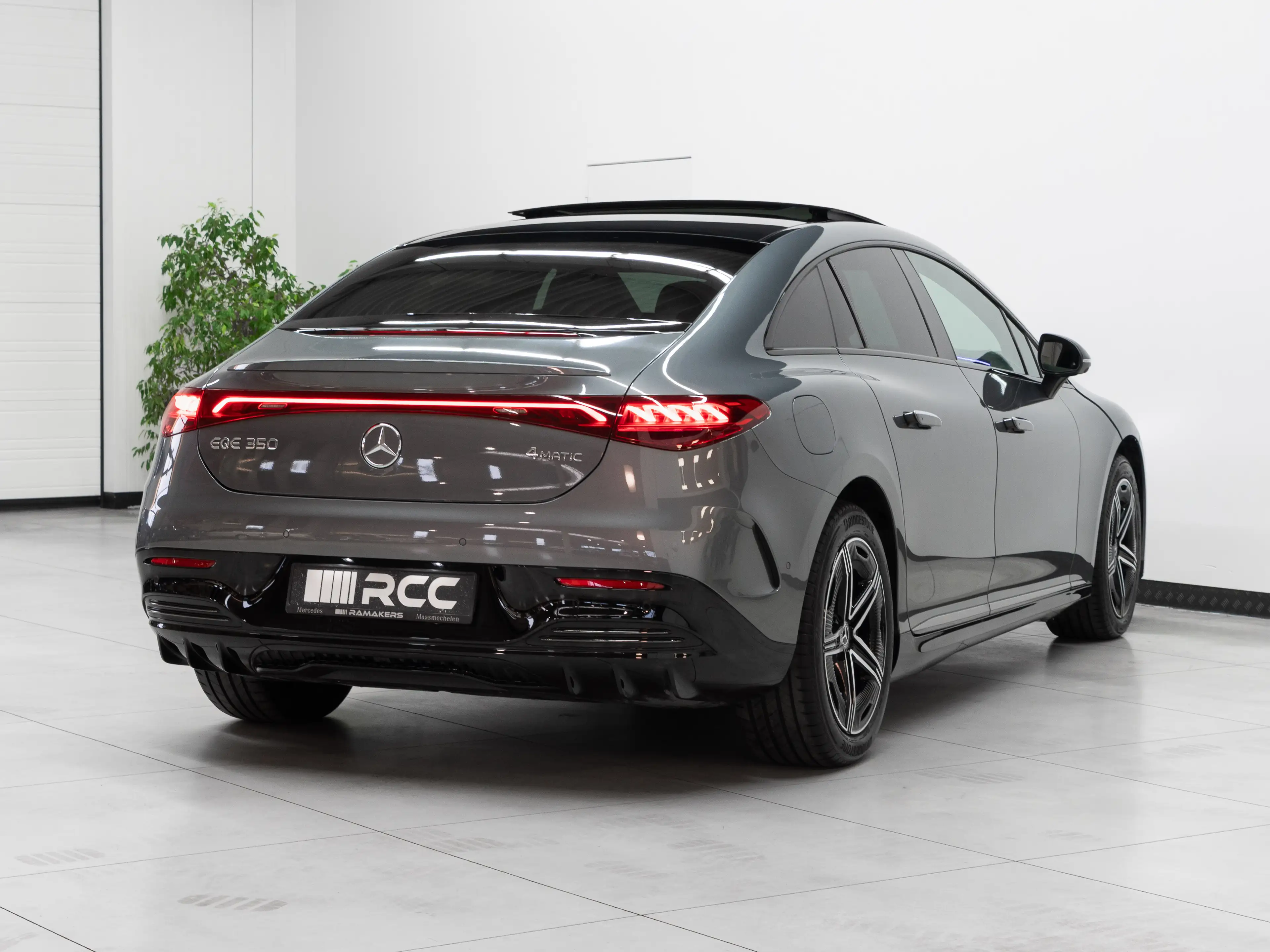 Mercedes-Benz EQE 350 4Matic AMG Premium Night PANO Achterassturing — photo 2