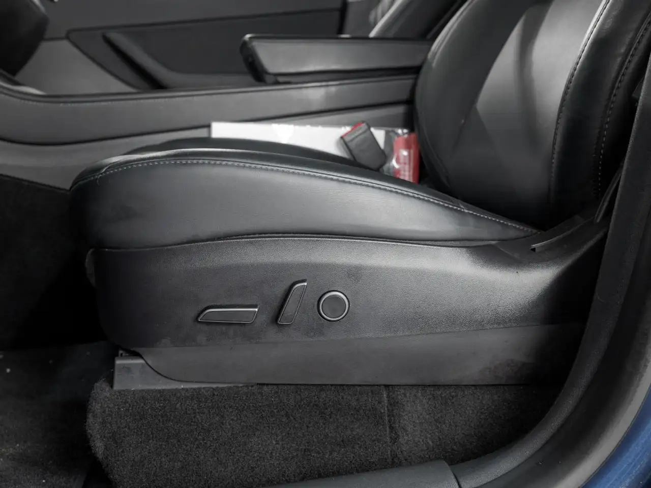 Tesla Model Y снимка Tesla Model Y