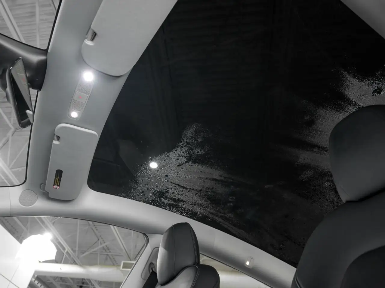 Tesla Model Y снимка Tesla Model Y