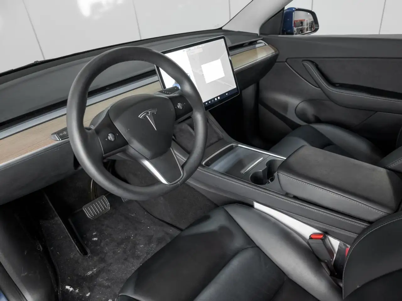 Tesla Model Y снимка Tesla Model Y