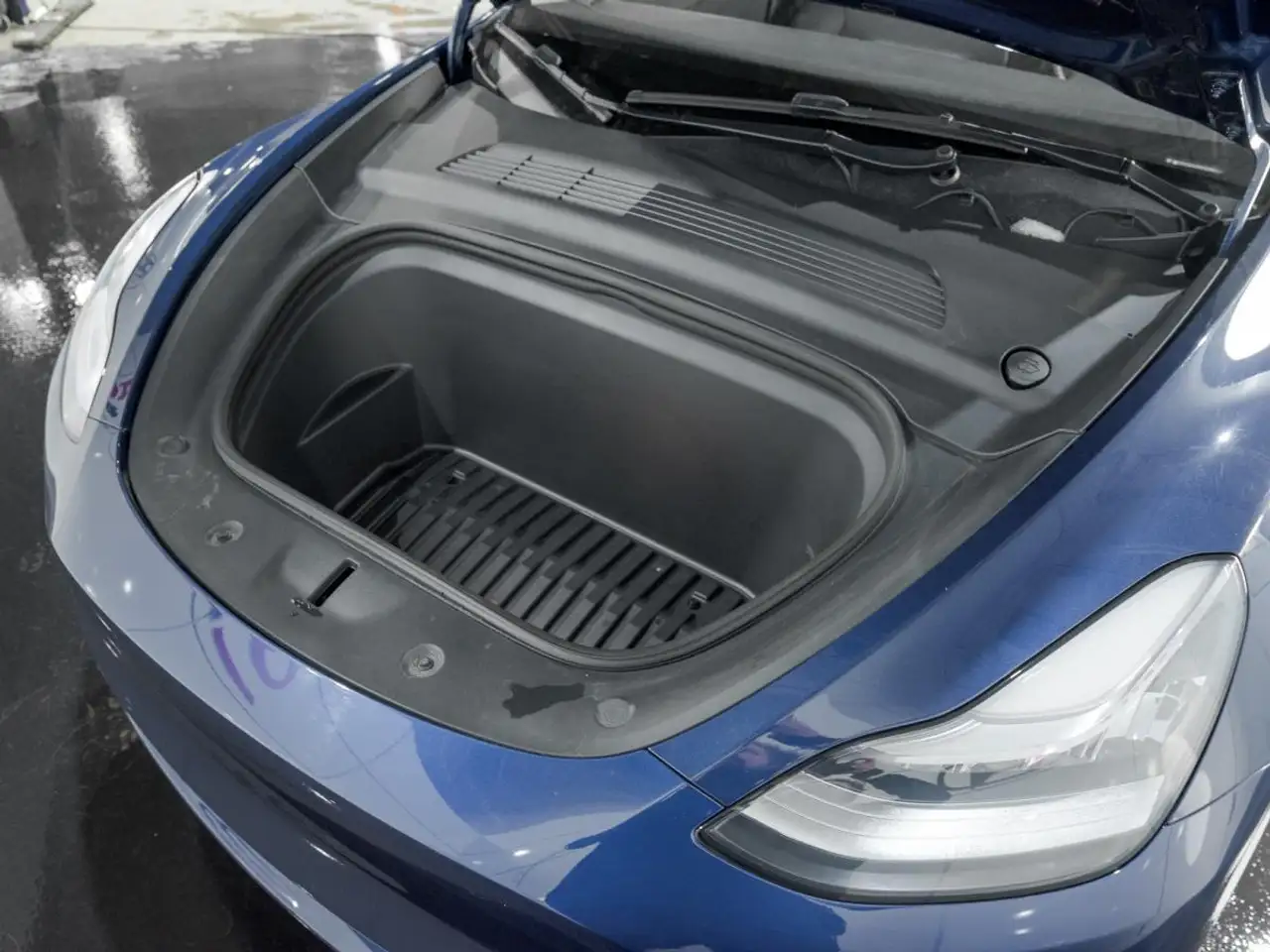 Tesla Model Y снимка Tesla Model Y