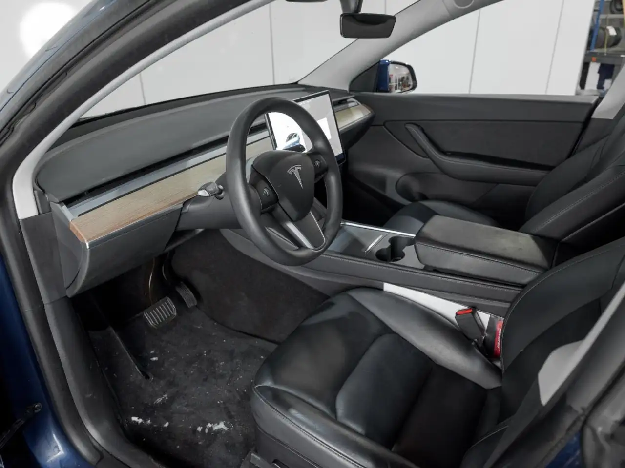 Tesla Model Y снимка Tesla Model Y