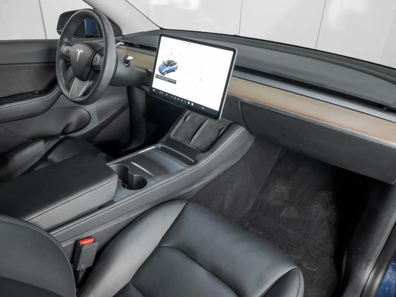 Tesla Model Y снимка Tesla Model Y