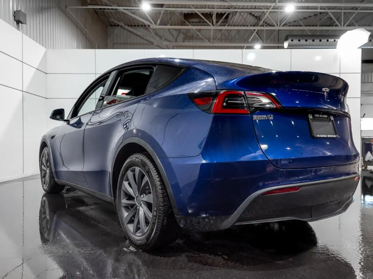Tesla Model Y снимка Tesla Model Y