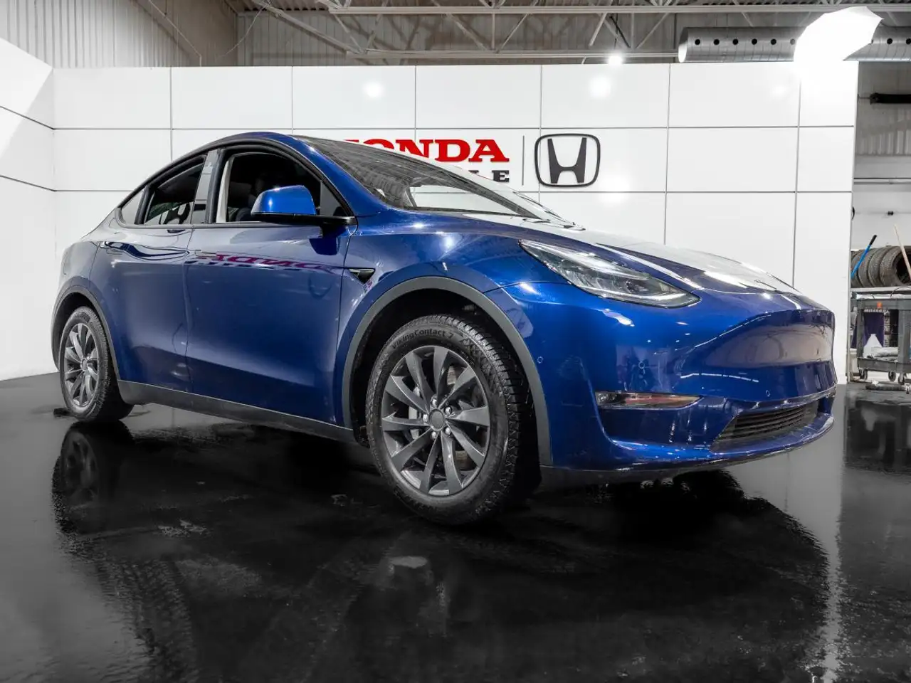 Tesla Model Y снимка Tesla Model Y