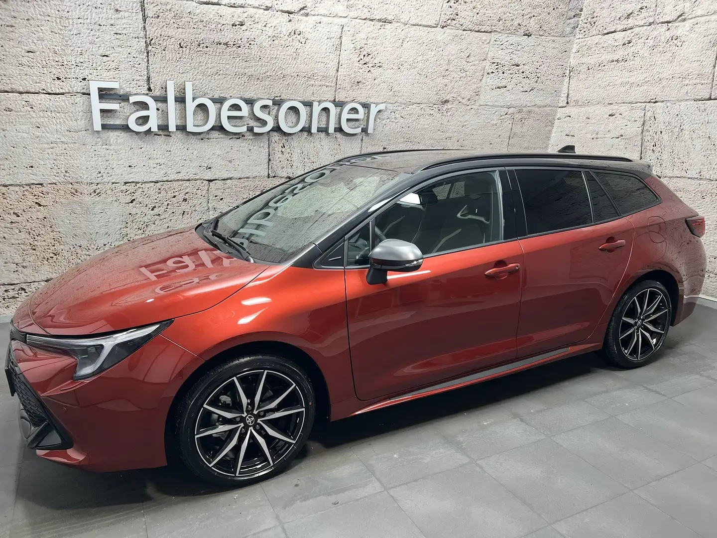 Toyota Corolla Touring Sports 2,0 Hybrid GR Sport Braun - 2