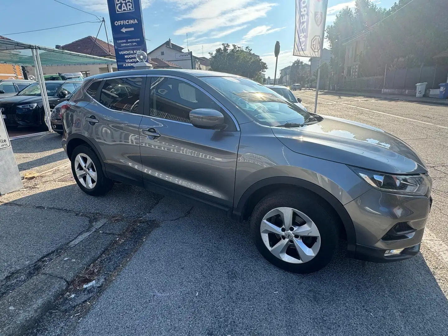 Nissan Qashqai Qashqai II 2017 1.5 dci Acenta 110cv Grijs - 2