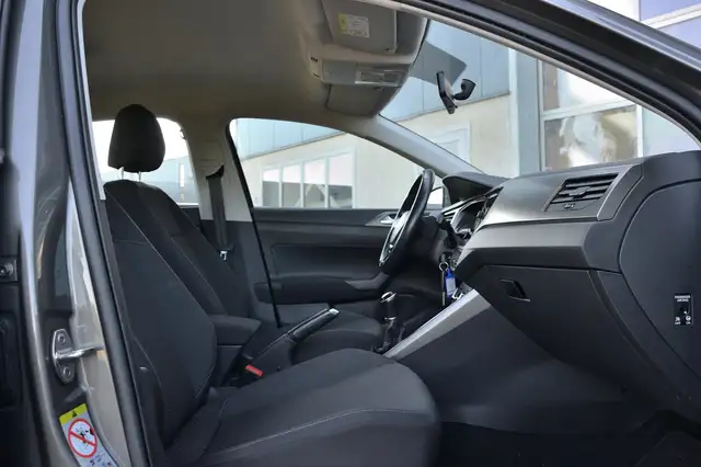 Volkswagen Polo view 9