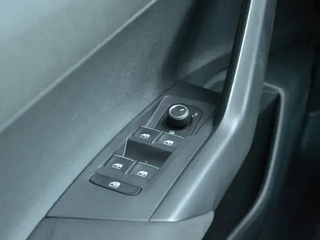 Volkswagen Polo view 22