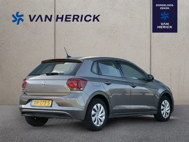Volkswagen Polo view 4
