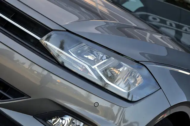 Volkswagen Polo view 5