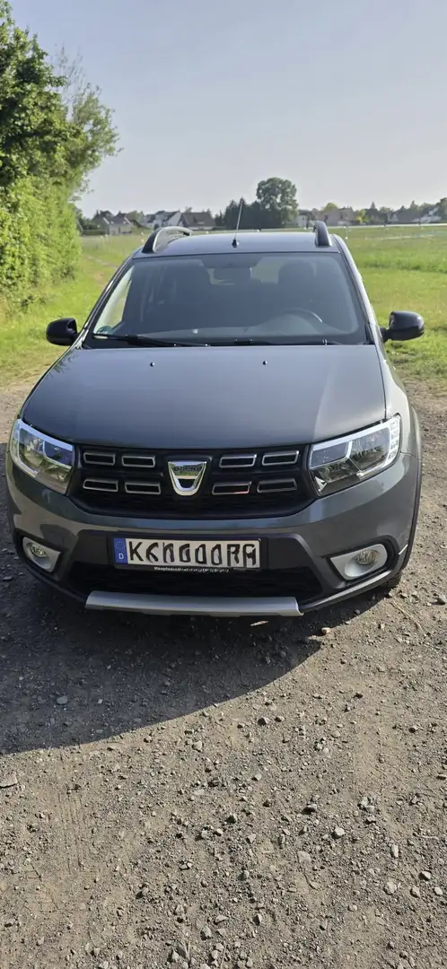Dacia Sandero Stepway TCe 90 Celebration - 1