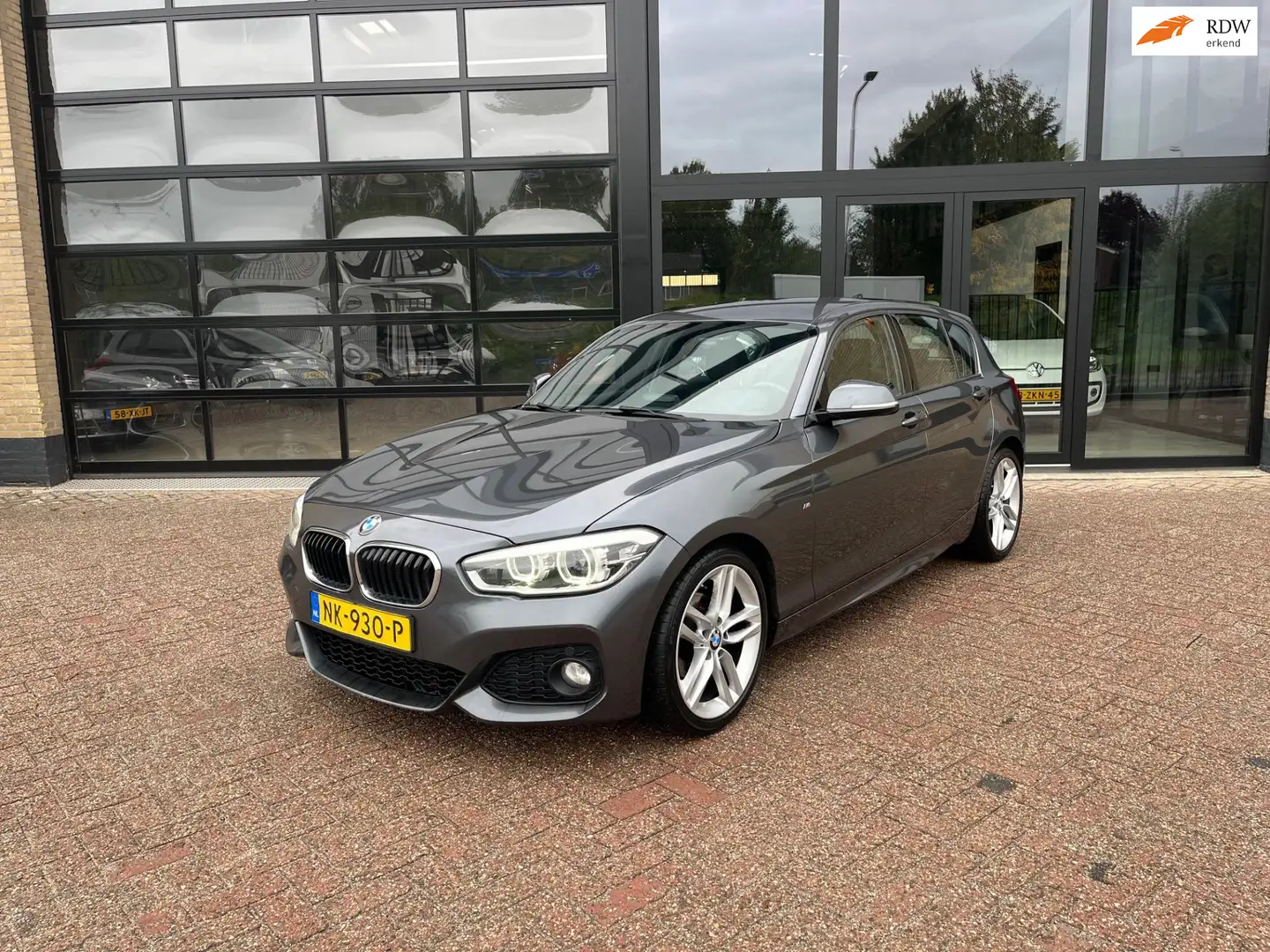 BMW 118 1-serie 118d M Sport , 150 pk , Leer,Navi Grijs - 1