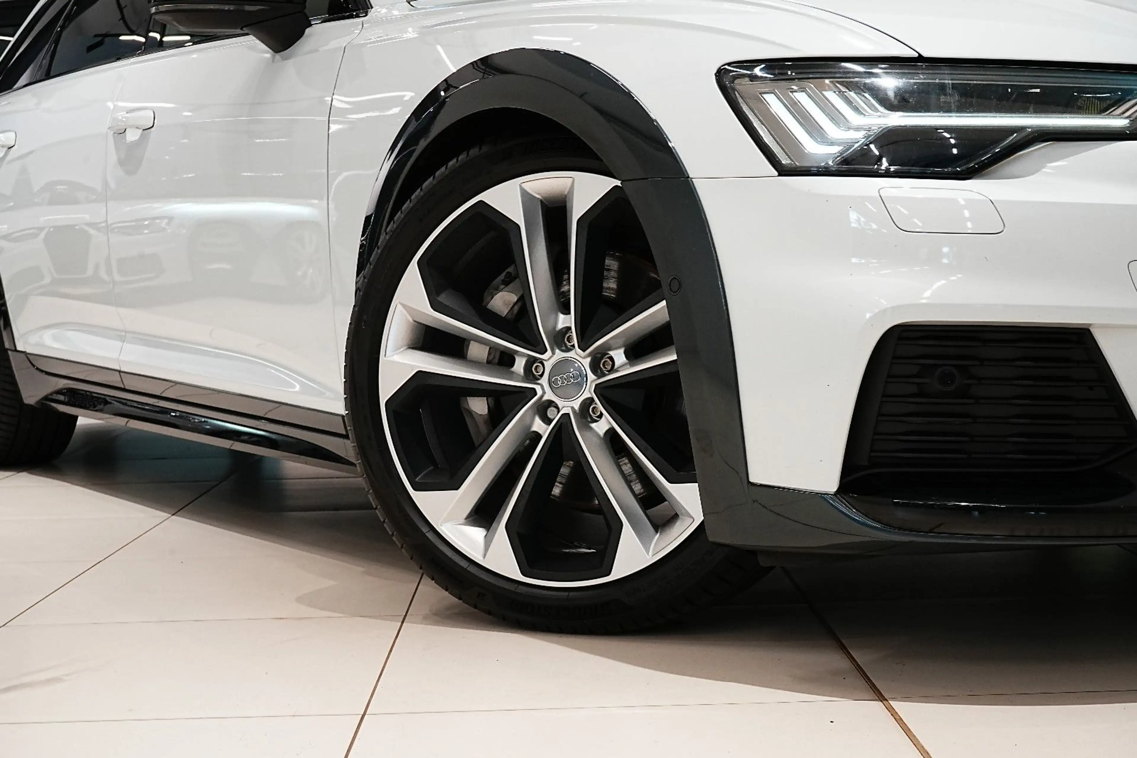 Audi A6 allroad 55|HUD|SOFT|LUFTF|MEMORY|PANO|3D|B&O| — photo 2