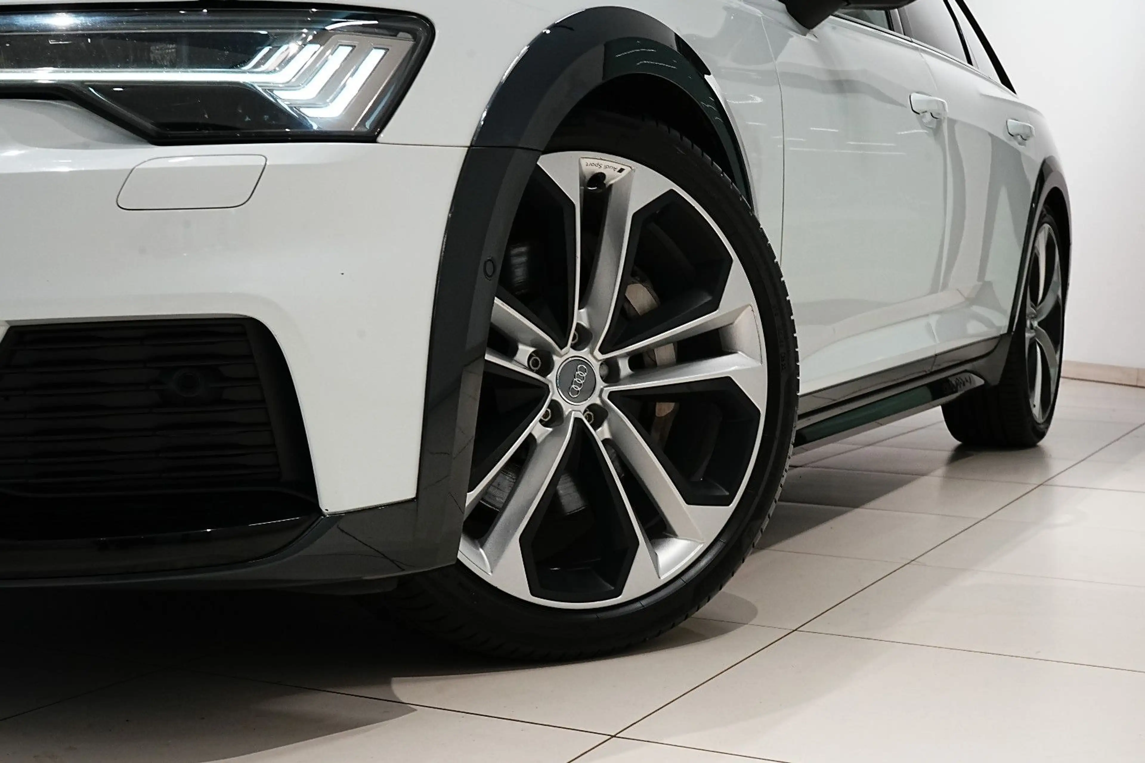 Audi A6 allroad 55|HUD|SOFT|LUFTF|MEMORY|PANO|3D|B&O| — photo 7